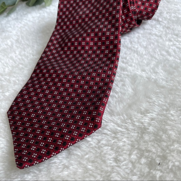 Carlo Palazzi Red Black and White Patterned Textured Silk Tie - Picture 3 of 9